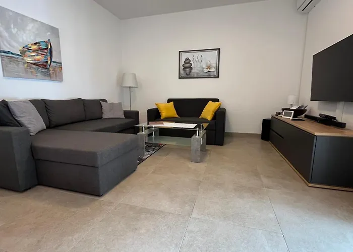 Sidus Maris, Spacious Seaside Apartment With Free Parking